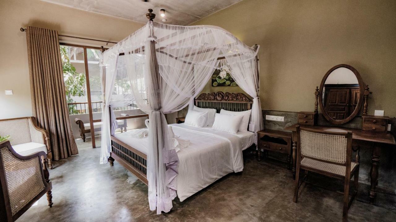 Ayur Ayur & Ayurveda Retreat